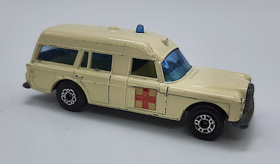 Eski Dönem Matchbox By Lesney, Mercedes Benz Binz Ambulance, 8 cm