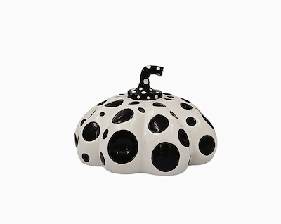 Yayoi Kusama imzalı tablo — 9.5×14 cm, 10.000 TL müzayede satışı