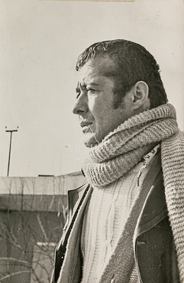 Oq sochga kim mos keladi?