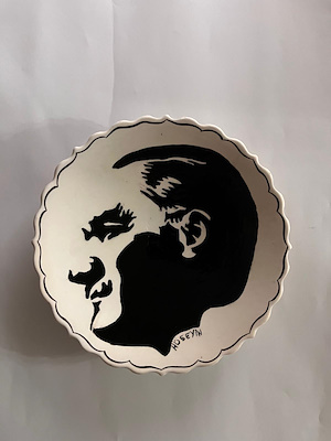 Çini Tabak imzalı tablo, 500 TL müzayede satışı