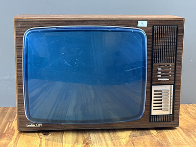 Zaman Kapsülü: TRT Bandrollü Modüler T-611 Ahşap Kasa Televizyon