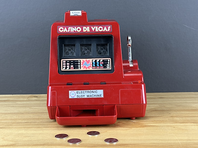 80's BURSWOOD CASINO メダル3点 80'ler Japonya'sından Bir Pop Art İkonu: Jetonlarıyla Birlikte