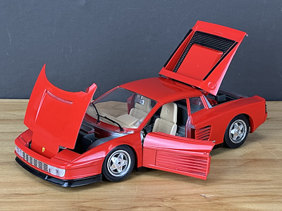 Burago - 1984 Ferrari Testarossa Die-cast Model Araba - İtalyan