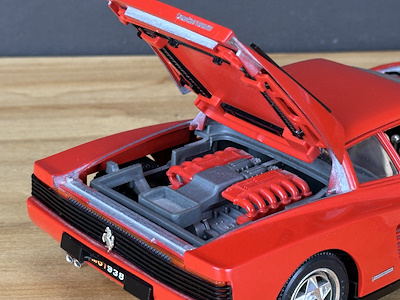 Burago - 1984 Ferrari Testarossa Die-cast Model Araba - İtalyan