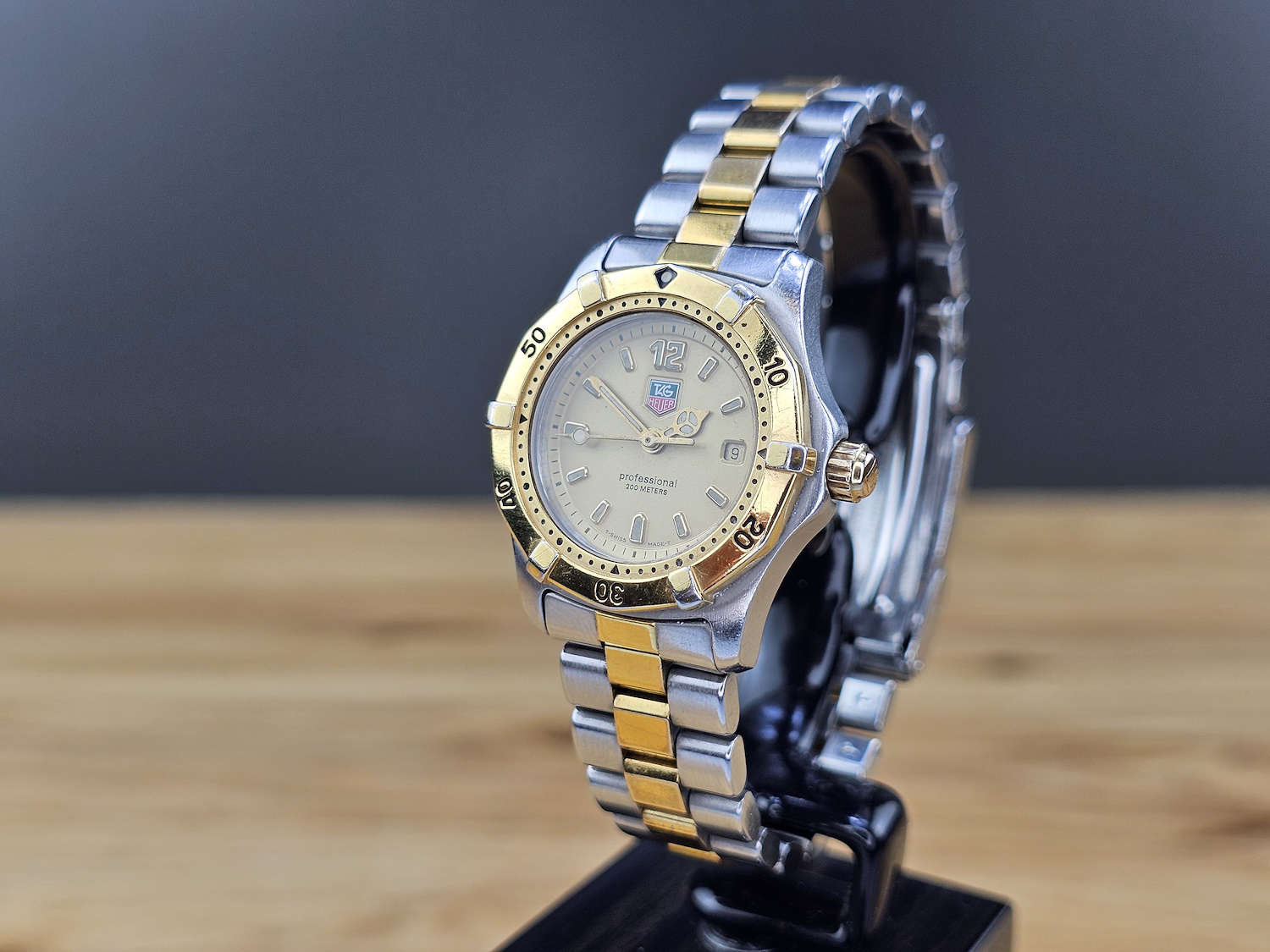 TAG Heuer Professional WK1321 Neo‑Vintage – 200 m Su Geçirmez, İki
