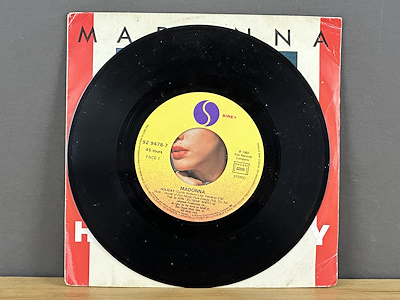Holiday - Madonna - SINGLE-Dunundunyasi.com - Holiday single