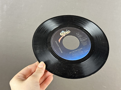 Beat It - Michael Jackson - 1982 - Single-Dunundunyasi.com - Beat