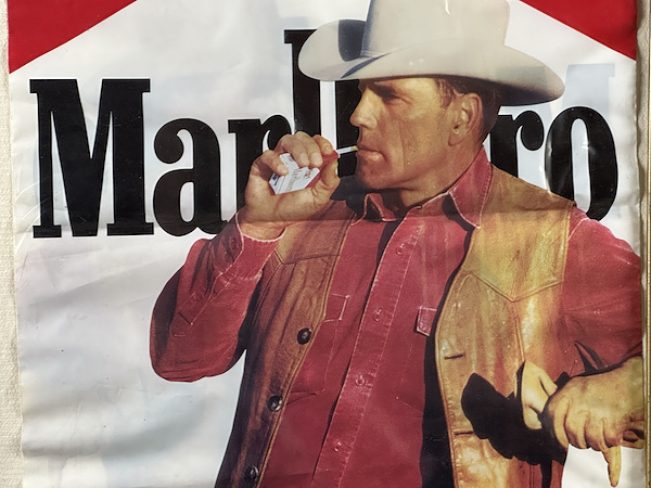 Marlboro Man Reklam Afişi - İkonik Kovboy Görseli - Dönem Ofset