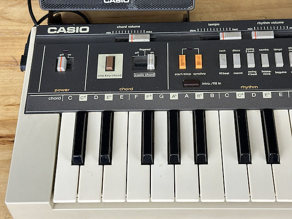 Casio MT-800 Vintage Synthesizer: 80'lerin ROM Pack'li Efsane