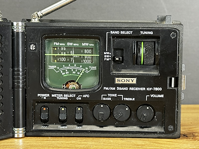 Sony ICF-7800 Katlanır 3 Kant Radyo – Çift Teleskopik Antenli