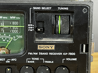 Sony ICF-7800 Katlanır 3 Kant Radyo – Çift Teleskopik Antenli
