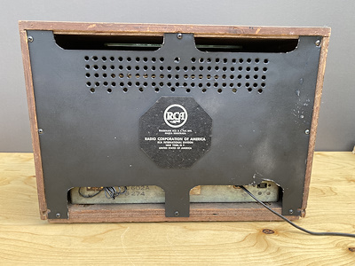 RCA Victor International Series Lambalı Ahşap Radyo - FM Bandlı