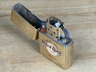 Zippo Classic Solid Brass – Hard Rock Cafe Las Vegas 1999 Tarih