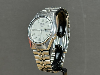 Seiko 5 - 7009 Automatic Day‑Date – Japan Made, 17 Jewels