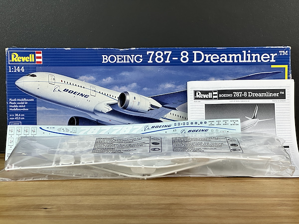 Almanya Üretim Revell Boeing 787-8 Dreamliner 1:144 Ölçekli
