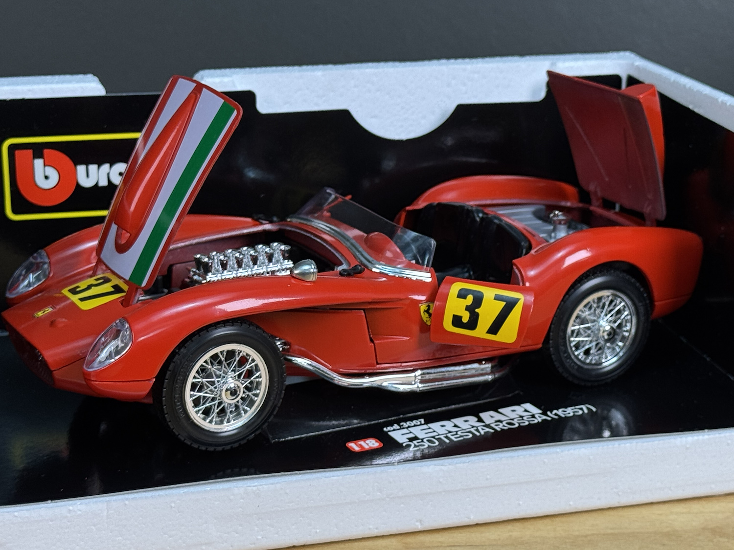 Ferrari Lisanslı İtalyan Diamonds Serisi - Bburago Ferrari 250