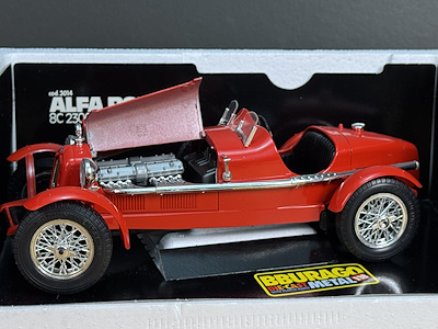 İtalyan Üretim Bburago İmzalı - Alfa Romeo 8C 2300 Monza (1931)- 1
