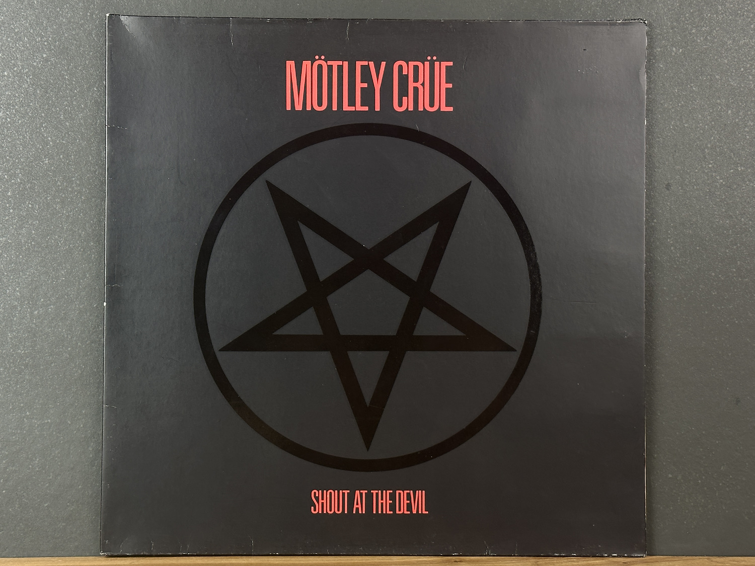 Mötley Crüe - Shout At The Devil - 1983 Almanya - LP-Dunundunyasi