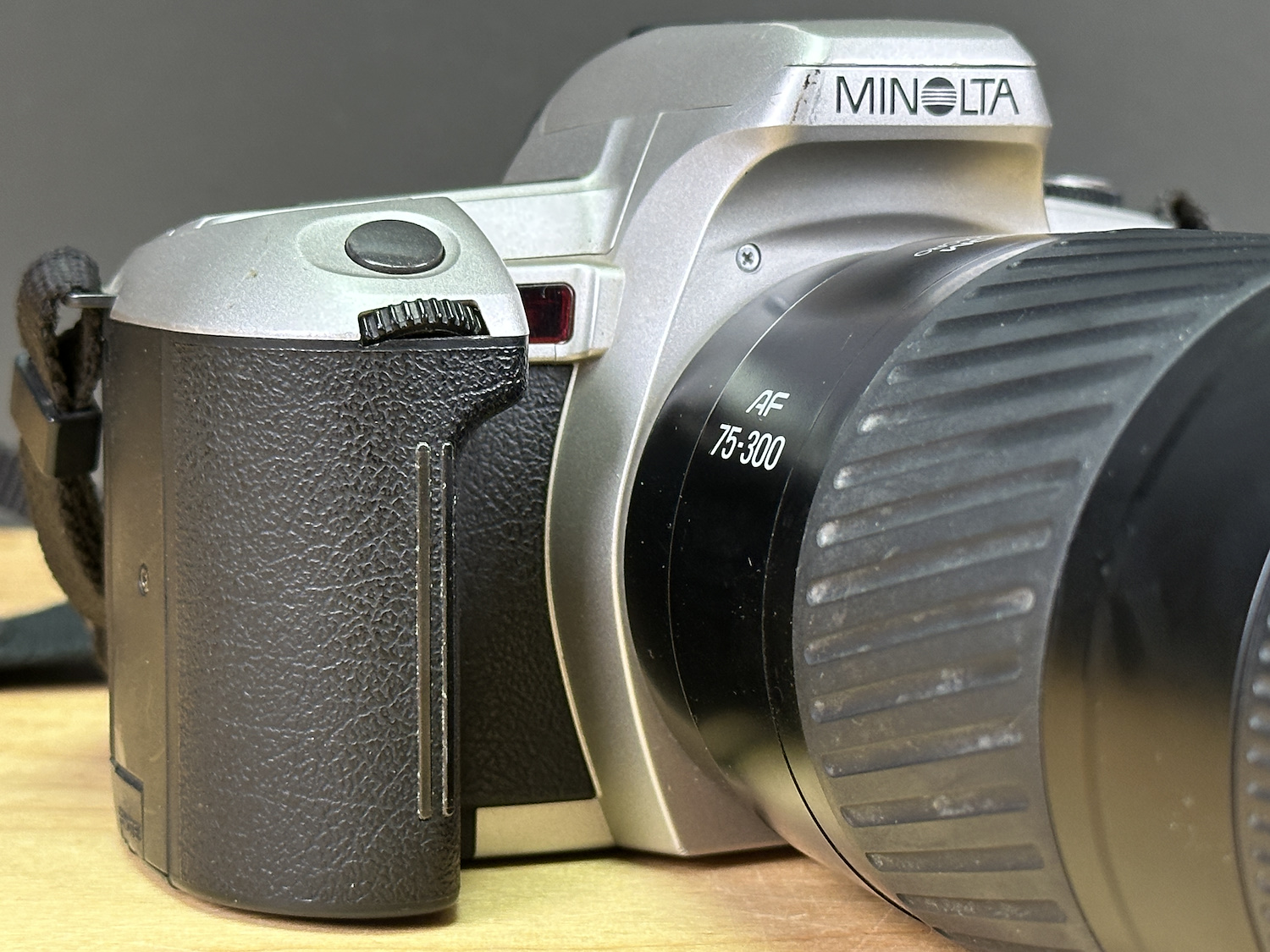 Minolta Japon Üretim - Dynax 505si Super AF Zoom 75-300mm Lensli