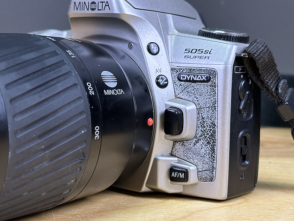 Minolta Japon Üretim - Dynax 505si Super AF Zoom 75-300mm Lensli