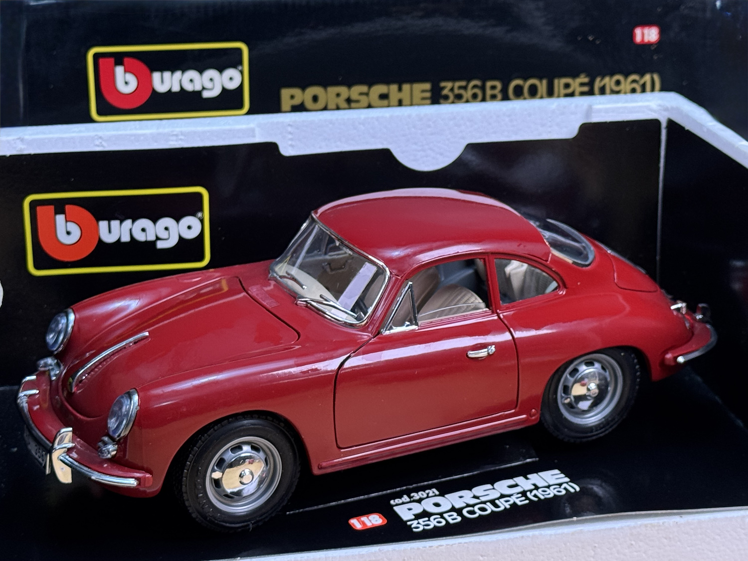 PORSCHE 356B 1961 ブラーゴ　イタリア製 Bburago İtalyan Üretim - Porsche 356 B Coupe (1961) - 1:18 Ölçek