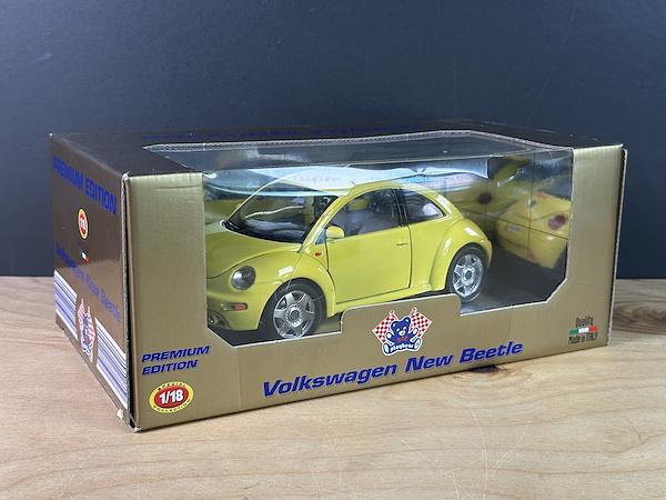Volkswagen New Beetle - Bburago Premium Edition İtalyan Üretim - 1