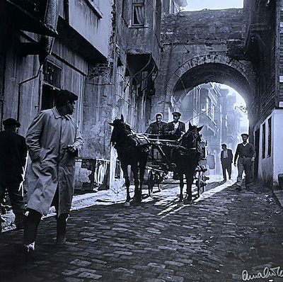 Ara Güler imzalı tablo — 65×65 cm, 55.091 TL müzayede satışı