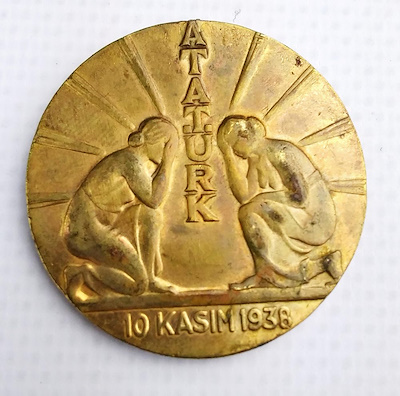 Pooh su sex kazak Voyaga etgan qozoq ayol bilan jinsiy aloqa