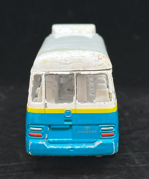 Eski Metal Kadıköy-Pendik Yazılı Toyota Coaster Minibüs Aracı